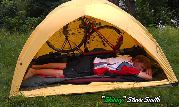 namiot-na-rower-889teq-1.jpg Namiot ultralight z możliwością schowania roweru Forum :: podrozerowerowe.info :: wyprawy, trasy, sprzęt - obrazek 1