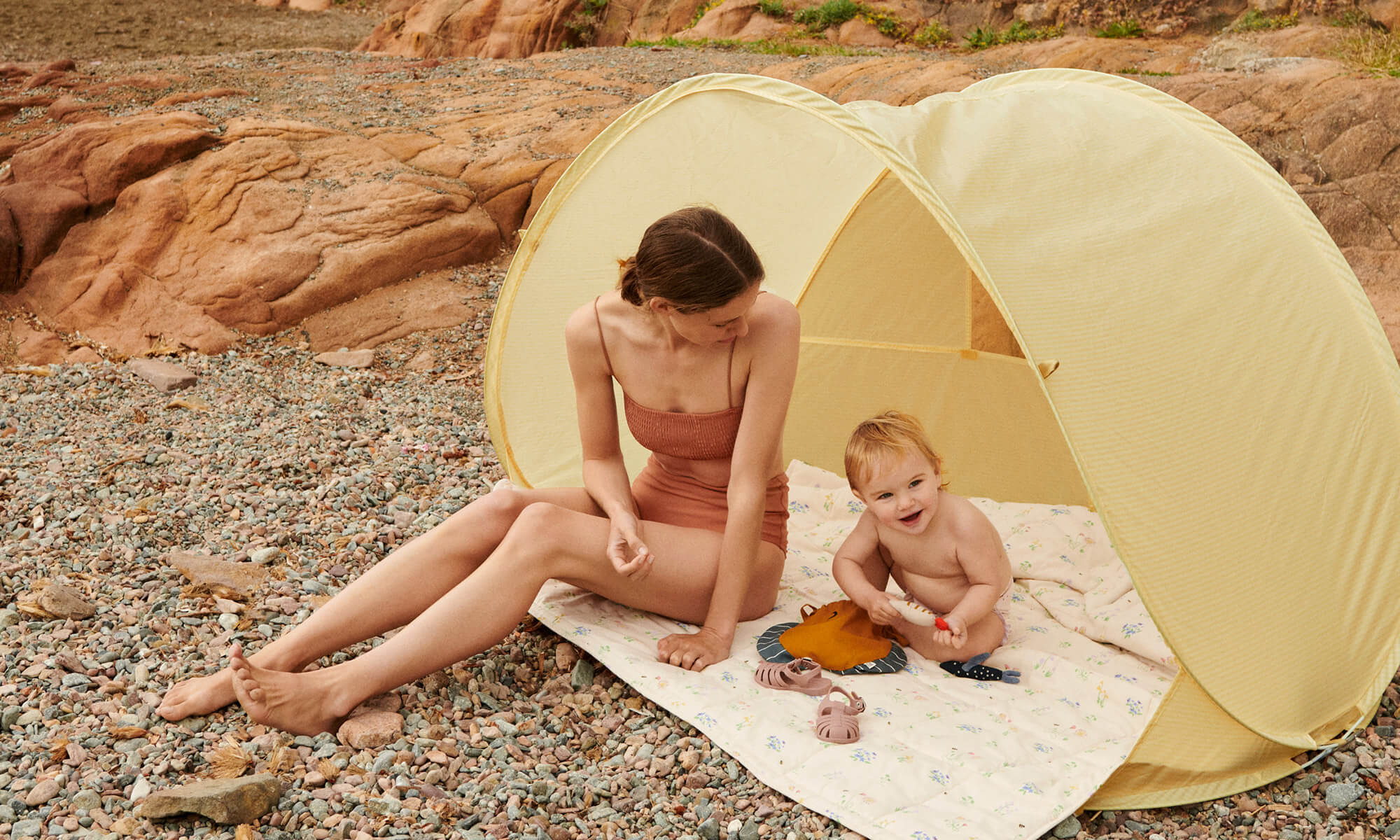namiot-plazowy-dla-dziecka-419ebr-1.jpg Jak wybrać namiot plażowy dla dzieci? O te kwestie musisz zadbać Mini Bubu Family Concept Store - obrazek 1