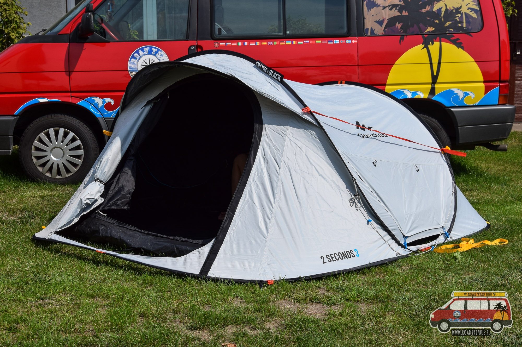 namiot-quechua-123ttr-1.jpg Namiot Quechua 2seconds Easy 3 Fresh&Black recenzja Road Trip Bus w drodze ku realizacji marzeń - obrazek 1