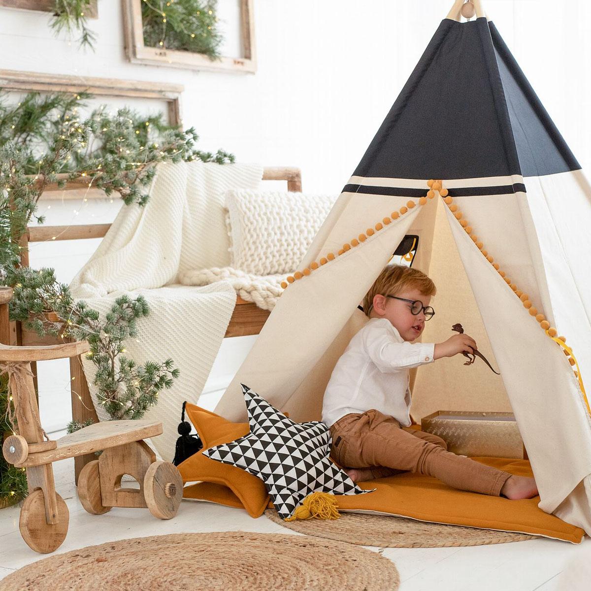 namiot-tipi-dla-chlopca-499qvp.jpg Indiański namiot tipi dla chłopca Honey Bee - obrazek 1
