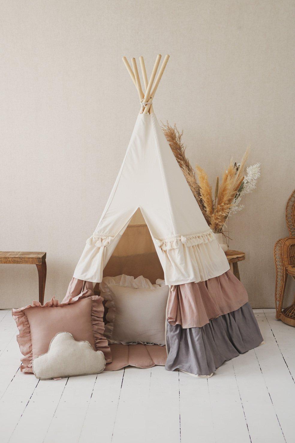 tipi-dla-dziewczynki-886evb-1.jpg Namiot tipi z falbanami pudrowe dla dzieci | Moi Mili - obrazek 1